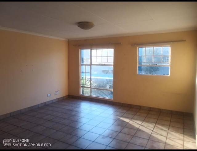 2 BEDROOM APARTMENT FOR SALE IN BOKSBURG EAST